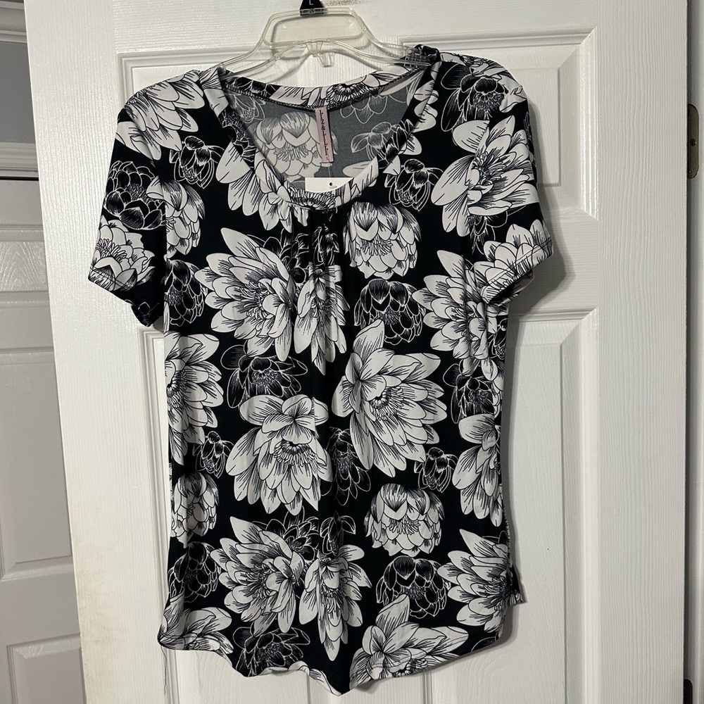 NWT Liz & Lilli Floral Missy’s Top